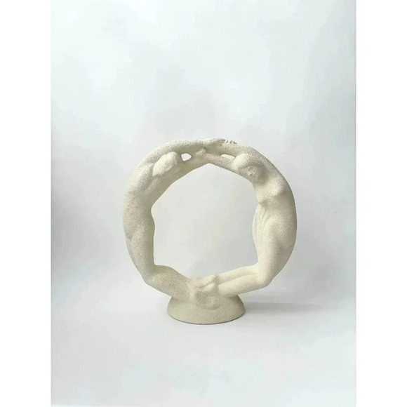 Vintage Midcentury Modern Haeger White Textured Cirlce of Love Eternity Figure - Picture 1 of 10